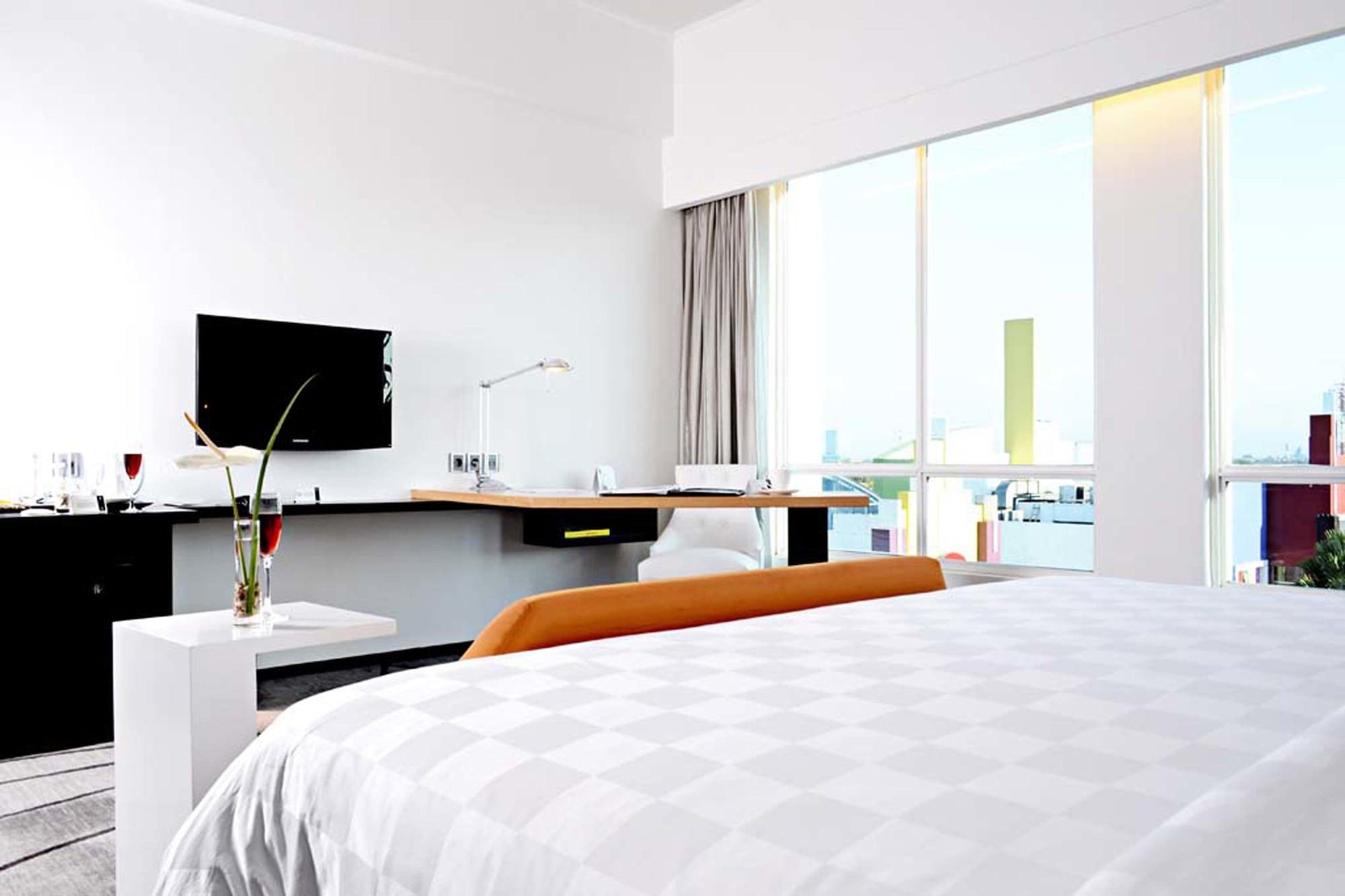 Ts Suites Surabaya Buitenkant foto