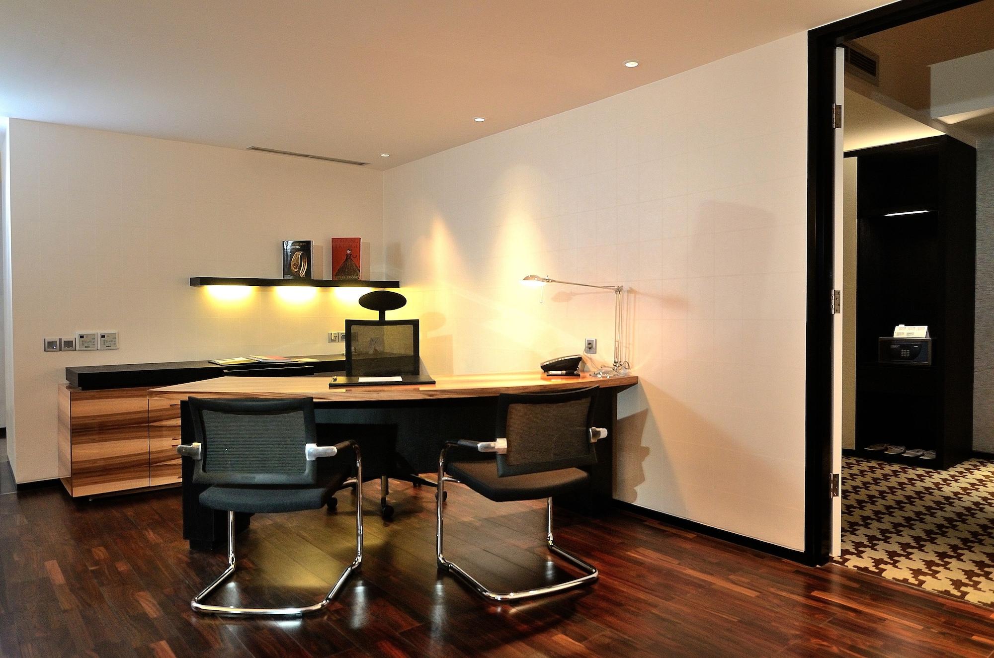 Ts Suites Surabaya Buitenkant foto