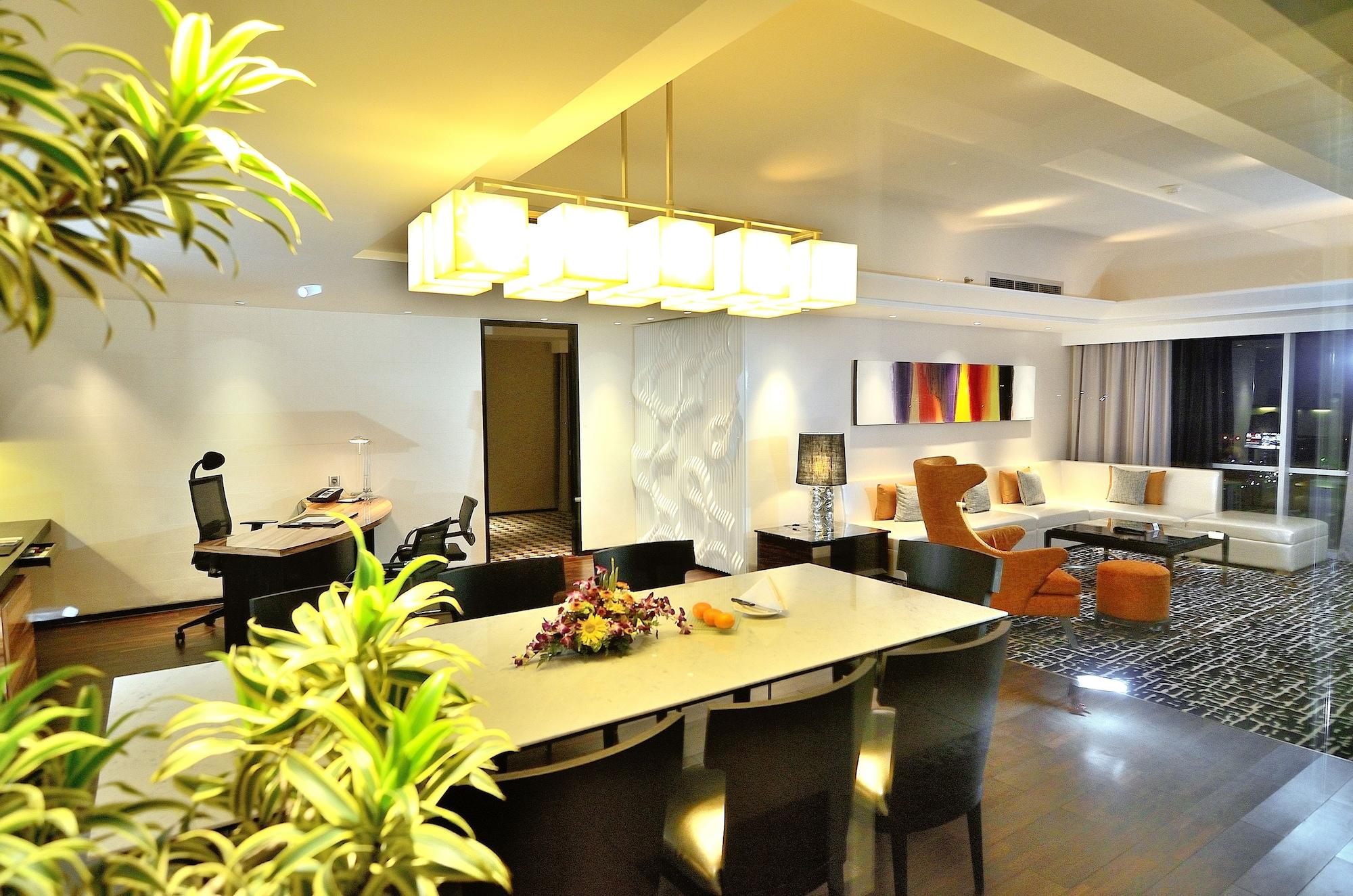 Ts Suites Surabaya Buitenkant foto