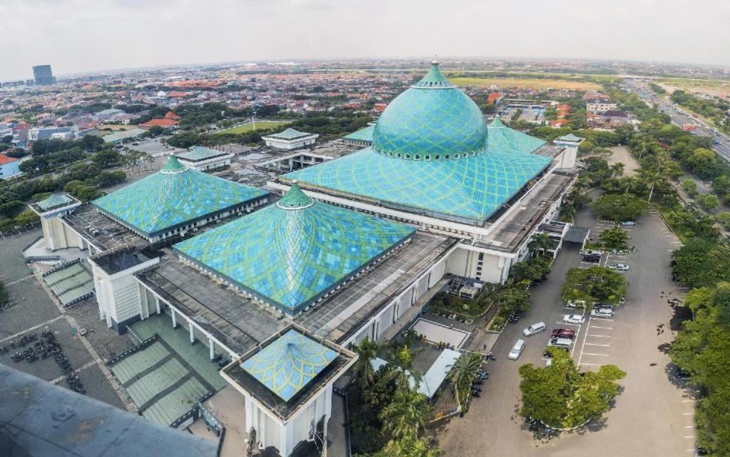 Ts Suites Surabaya Buitenkant foto