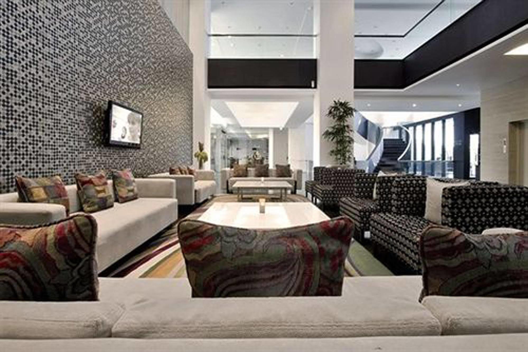 Ts Suites Surabaya Buitenkant foto