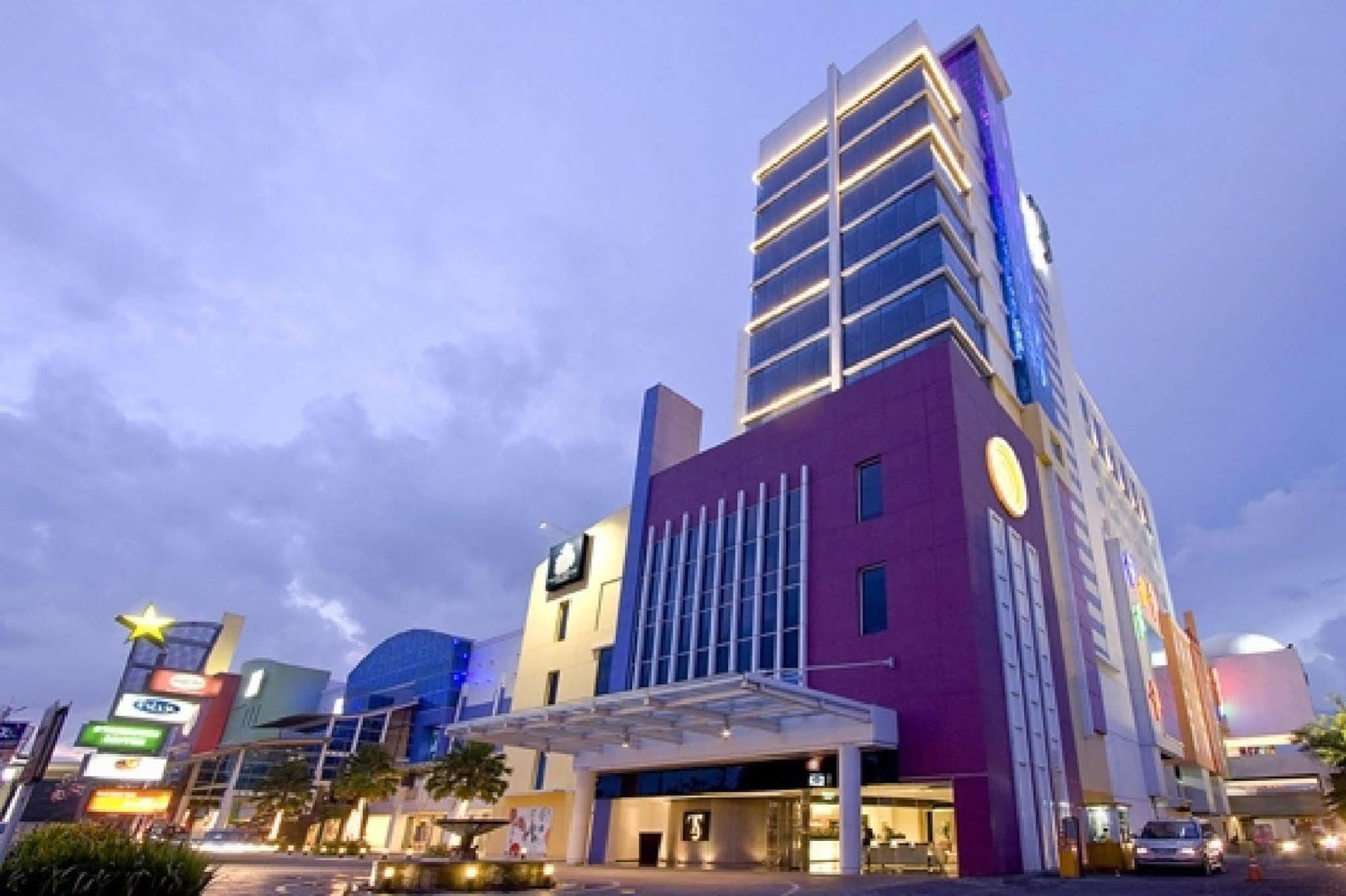 Ts Suites Surabaya Buitenkant foto