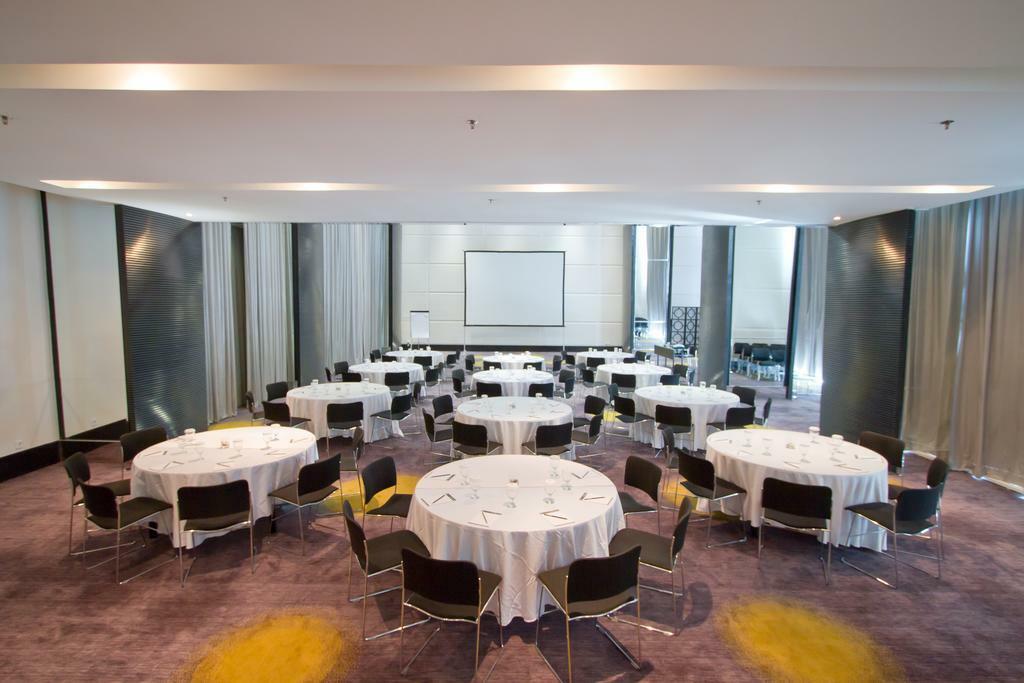 Ts Suites Surabaya Buitenkant foto